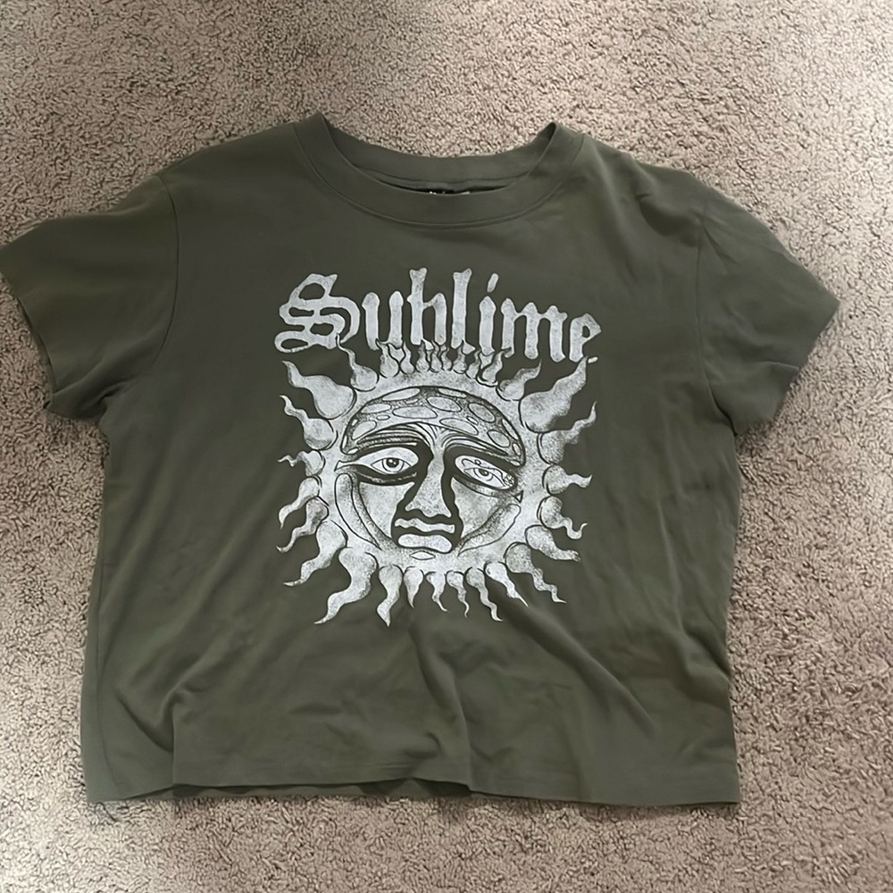 green sublime cropped t shirt